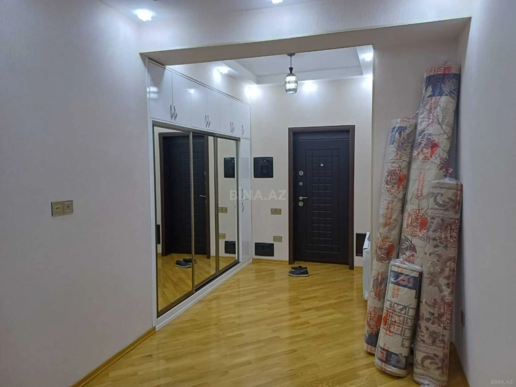 Kirayə verilir 2 otaqlı mənzil 1 m²