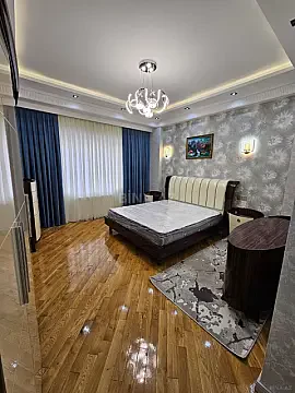 Kirayə verilir 3 otaqlı mənzil 140 m²