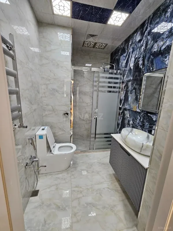 Kirayə verilir 3 otaqlı mənzil 140 m²