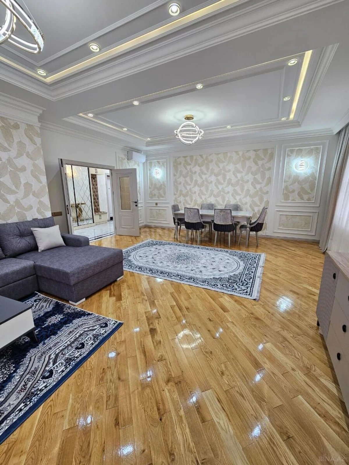 Kirayə verilir 3 otaqlı mənzil 140 m²