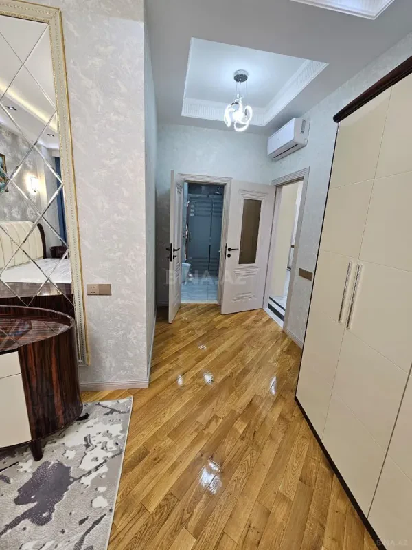 Kirayə verilir 3 otaqlı mənzil 140 m²