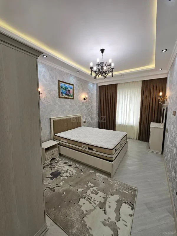 Kirayə verilir 3 otaqlı mənzil 140 m²
