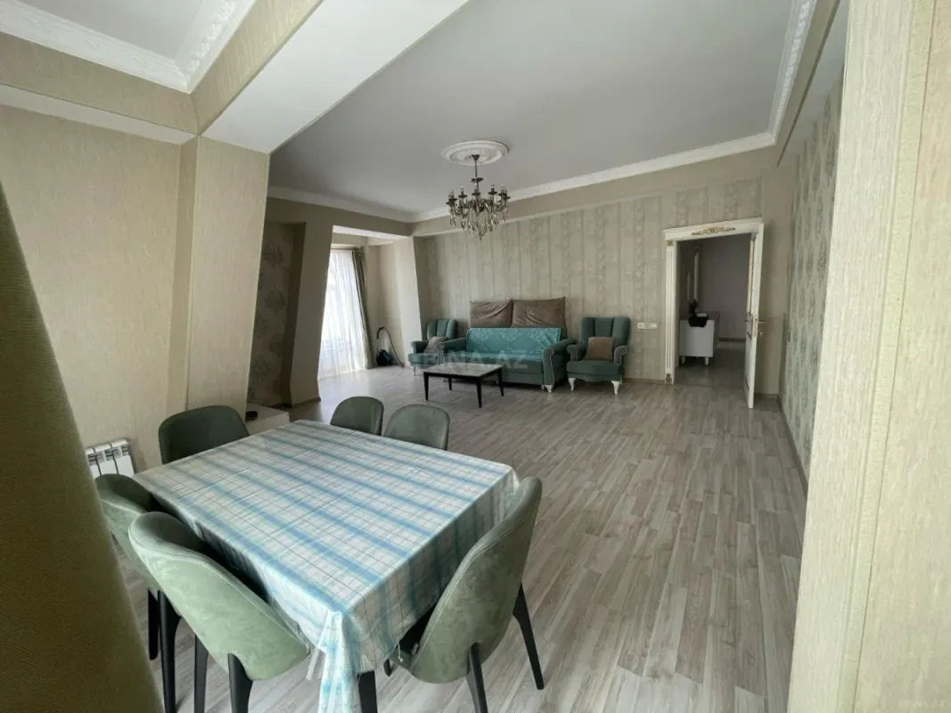 Satılır 3 otaqlı mənzil 116 m²