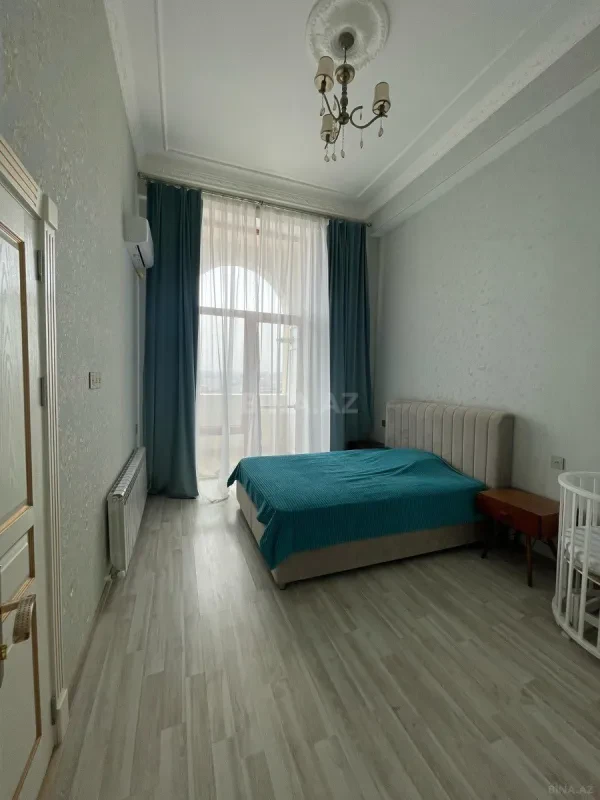 Satılır 3 otaqlı mənzil 116 m²