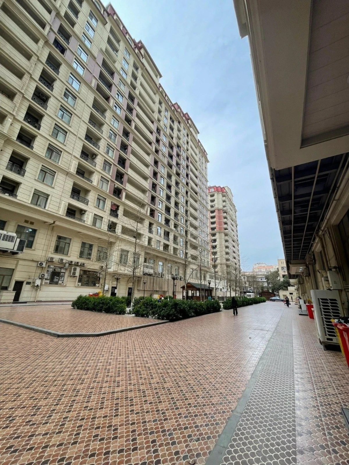 Satılır 3 otaqlı mənzil 116 m²