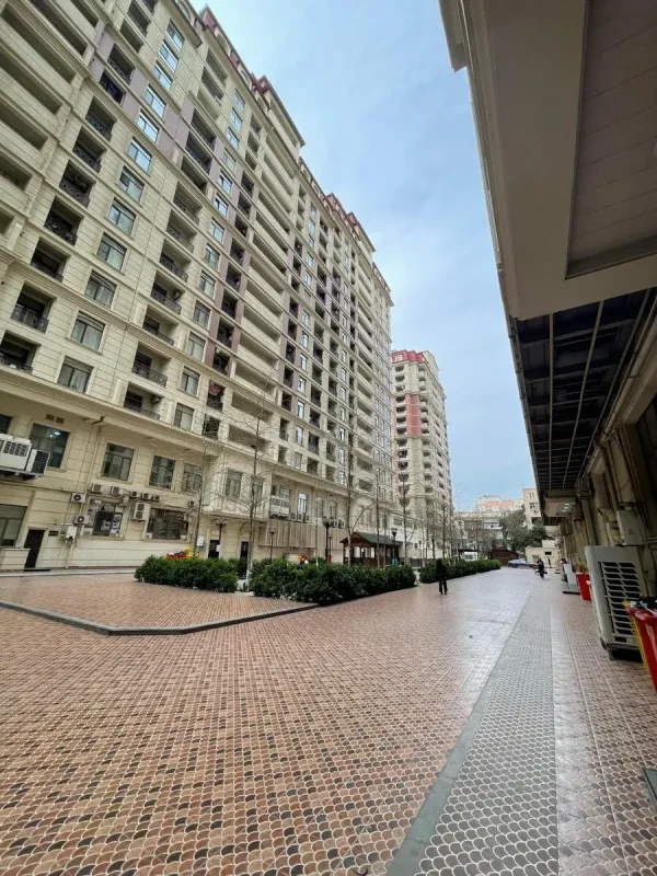 Satılır 3 otaqlı mənzil 116 m²