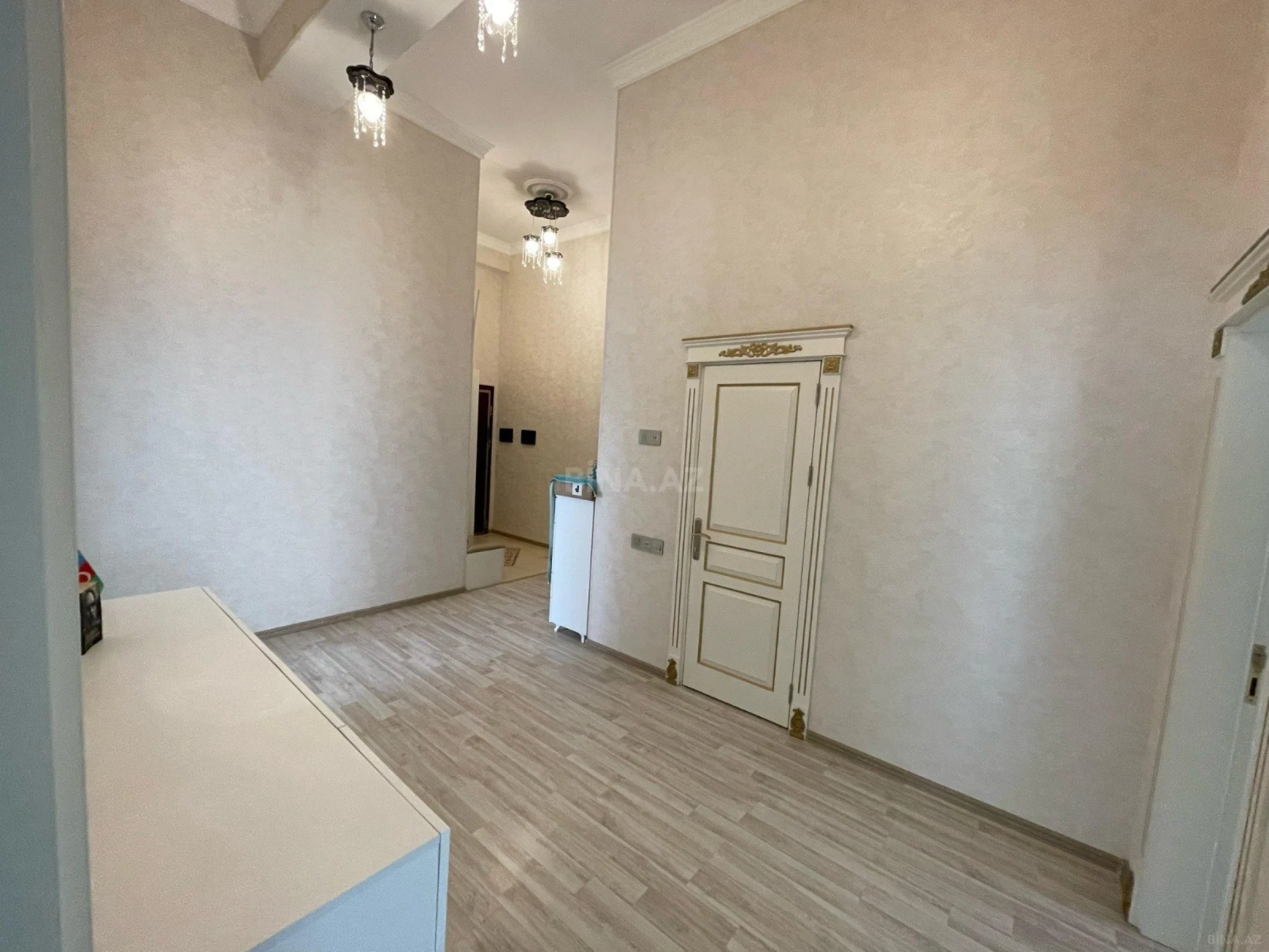 Satılır 3 otaqlı mənzil 116 m²