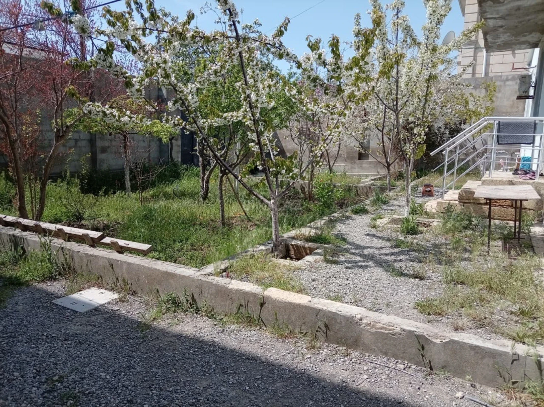 Satılır 6 otaqlı həyət evi 220 m²