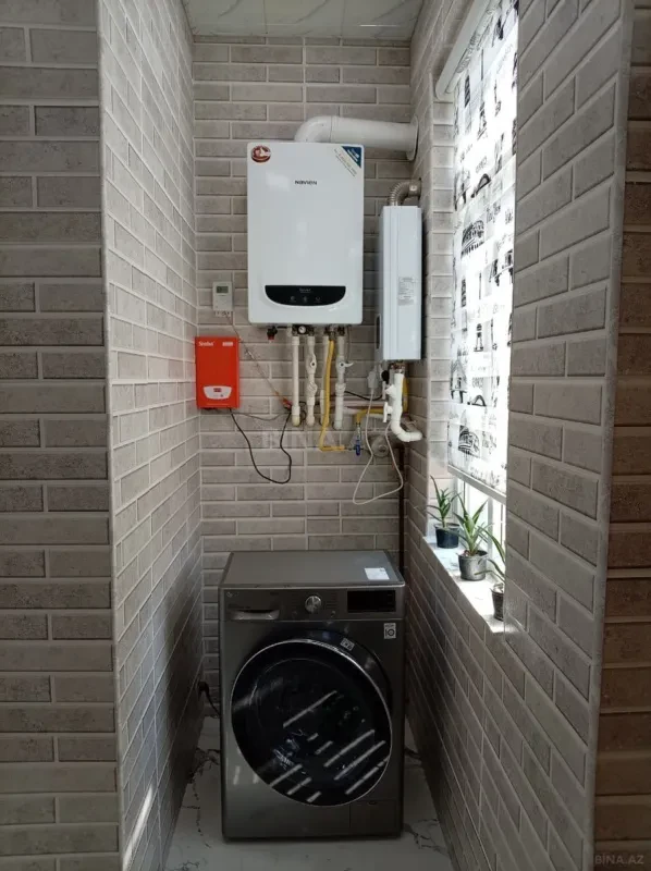 Satılır 6 otaqlı həyət evi 220 m²