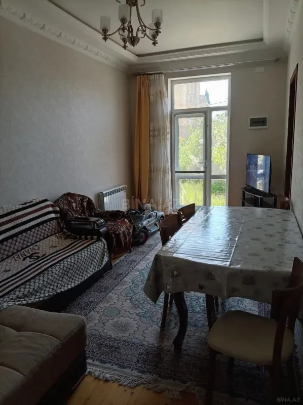 Satılır 6 otaqlı həyət evi 220 m²