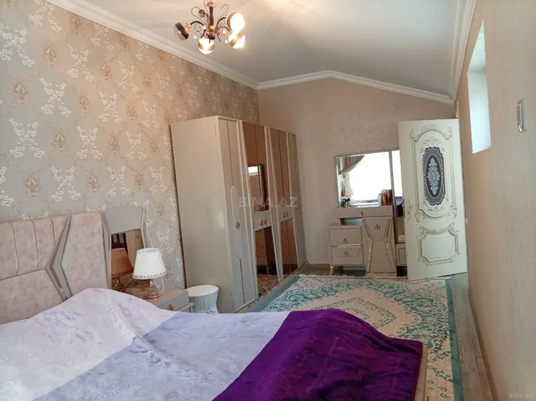 Satılır 6 otaqlı həyət evi 220 m²