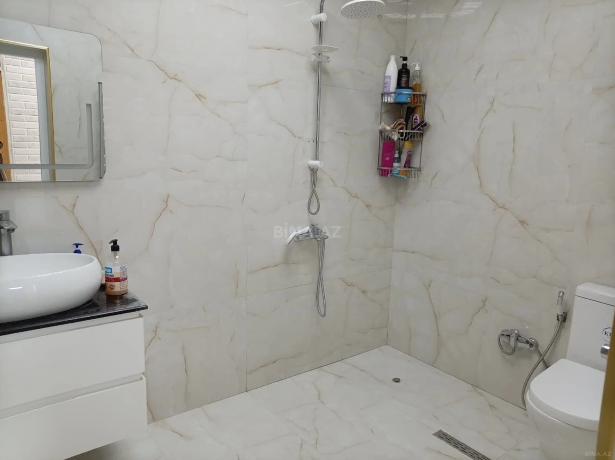 Satılır 6 otaqlı həyət evi 220 m²