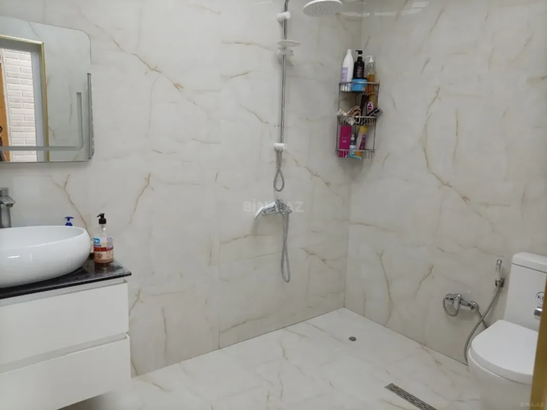 Satılır 6 otaqlı həyət evi 220 m²
