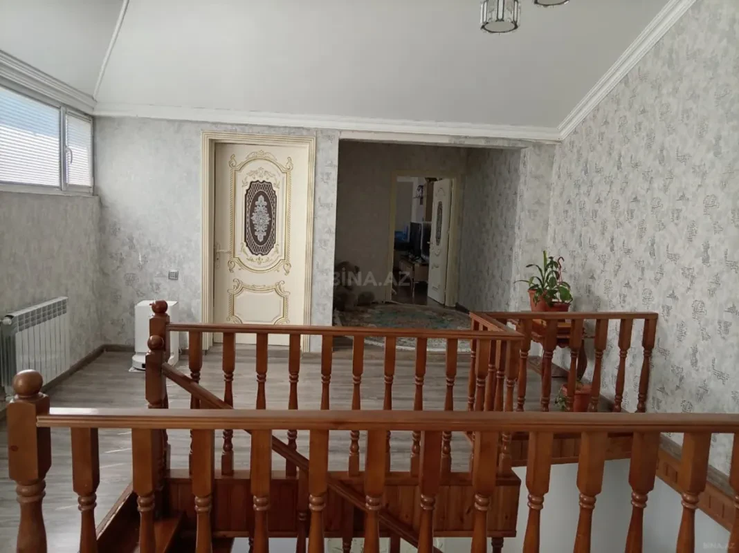 Satılır 6 otaqlı həyət evi 220 m²