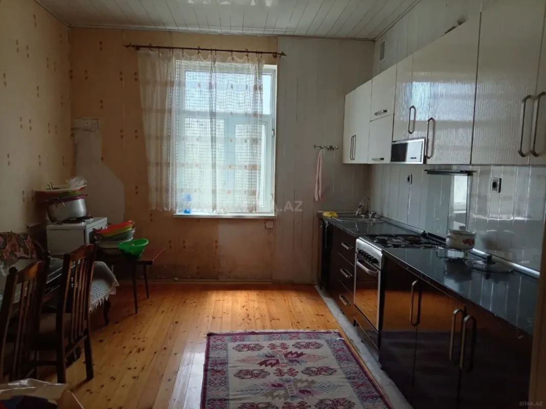 Satılır 6 otaqlı həyət evi 220 m²