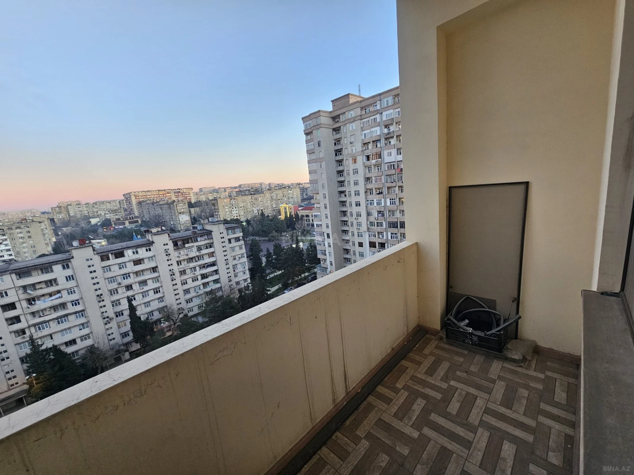 Kirayə verilir 2 otaqlı mənzil 82 m²