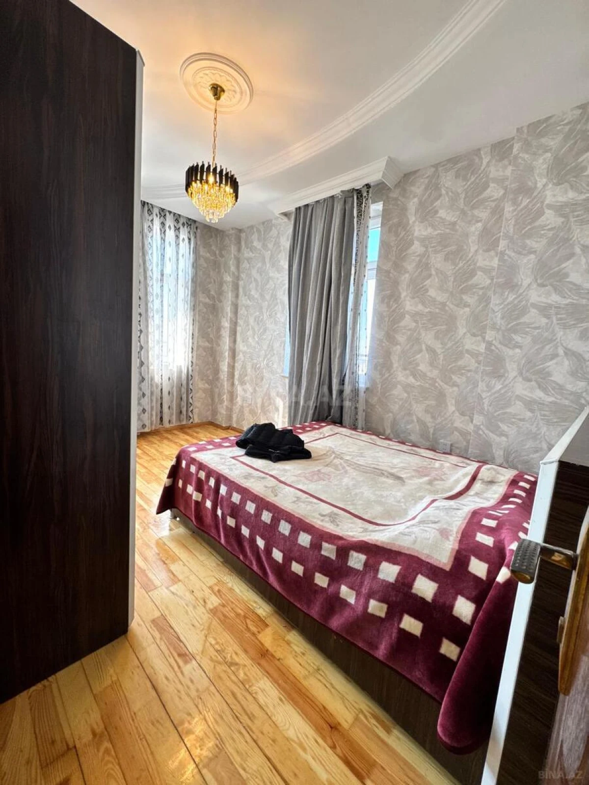 Satılır 3 otaqlı mənzil 105 m²