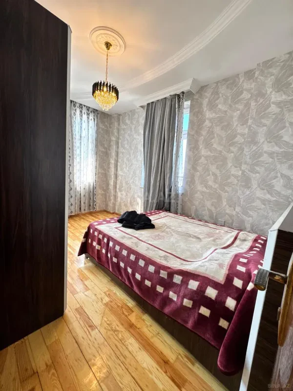 Satılır 3 otaqlı mənzil 105 m²