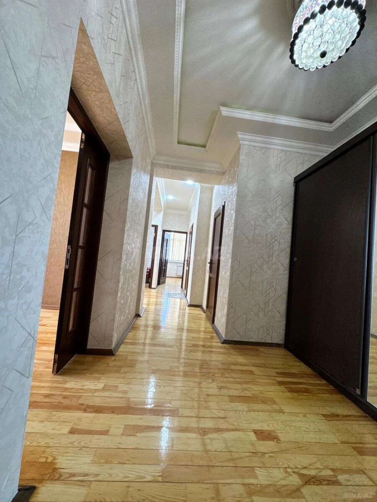 Satılır 3 otaqlı mənzil 105 m²