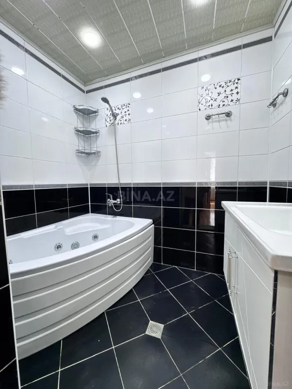 Satılır 3 otaqlı mənzil 105 m²