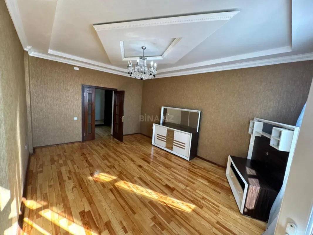 Satılır 3 otaqlı mənzil 105 m²
