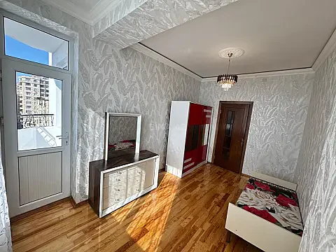Satılır 3 otaqlı mənzil 105 m²