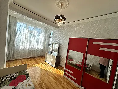 Satılır 3 otaqlı mənzil 105 m²