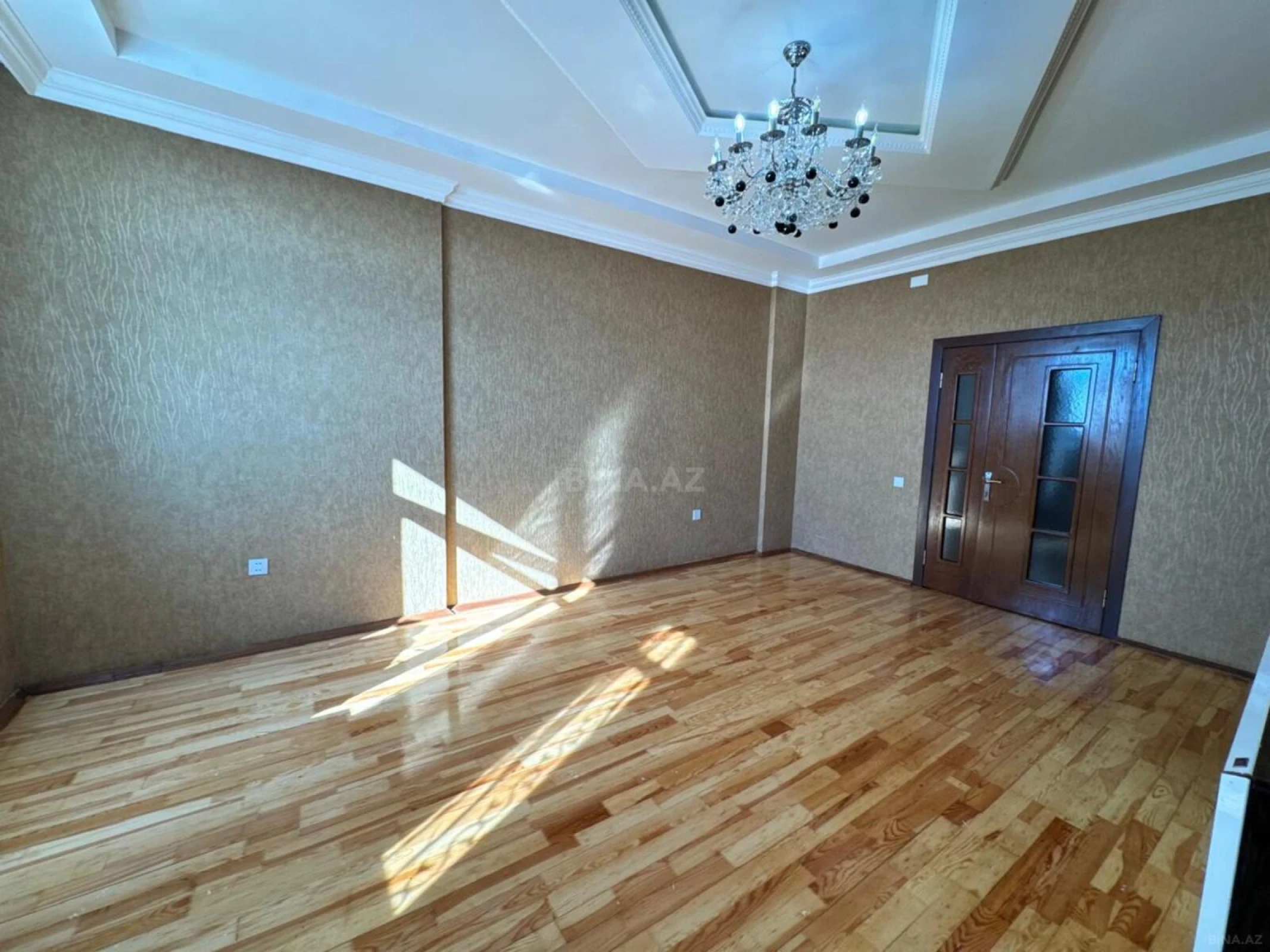 Satılır 3 otaqlı mənzil 105 m²