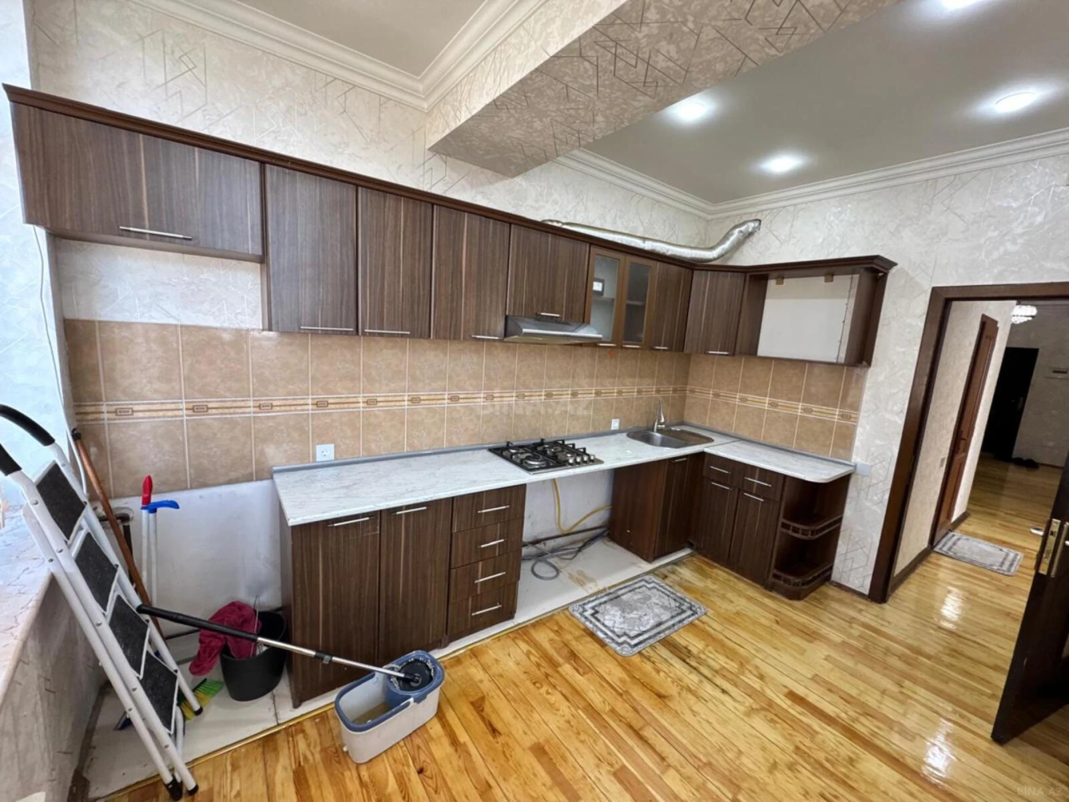 Satılır 3 otaqlı mənzil 105 m²