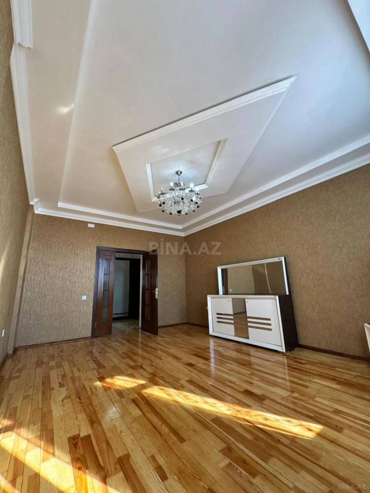 Satılır 3 otaqlı mənzil 105 m²