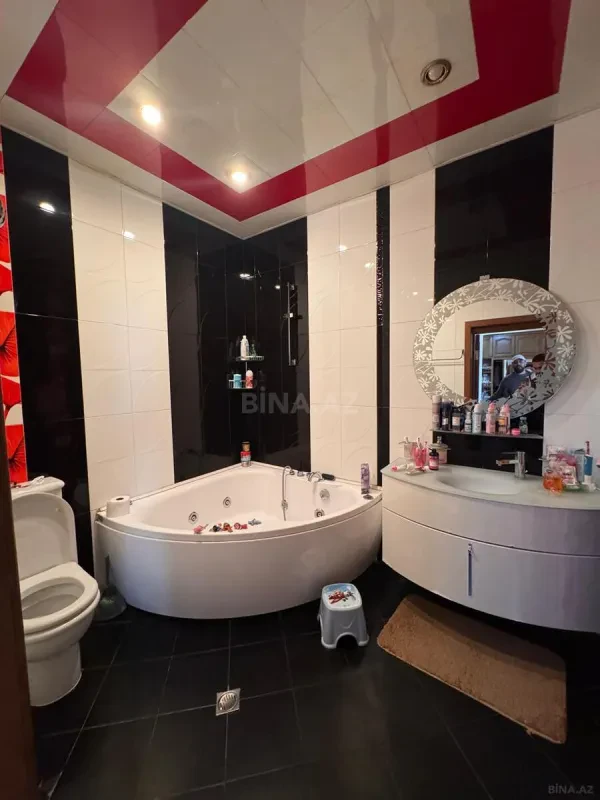 Kirayə verilir 3 otaqlı mənzil 130 m²