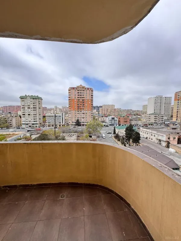 Kirayə verilir 3 otaqlı mənzil 130 m²