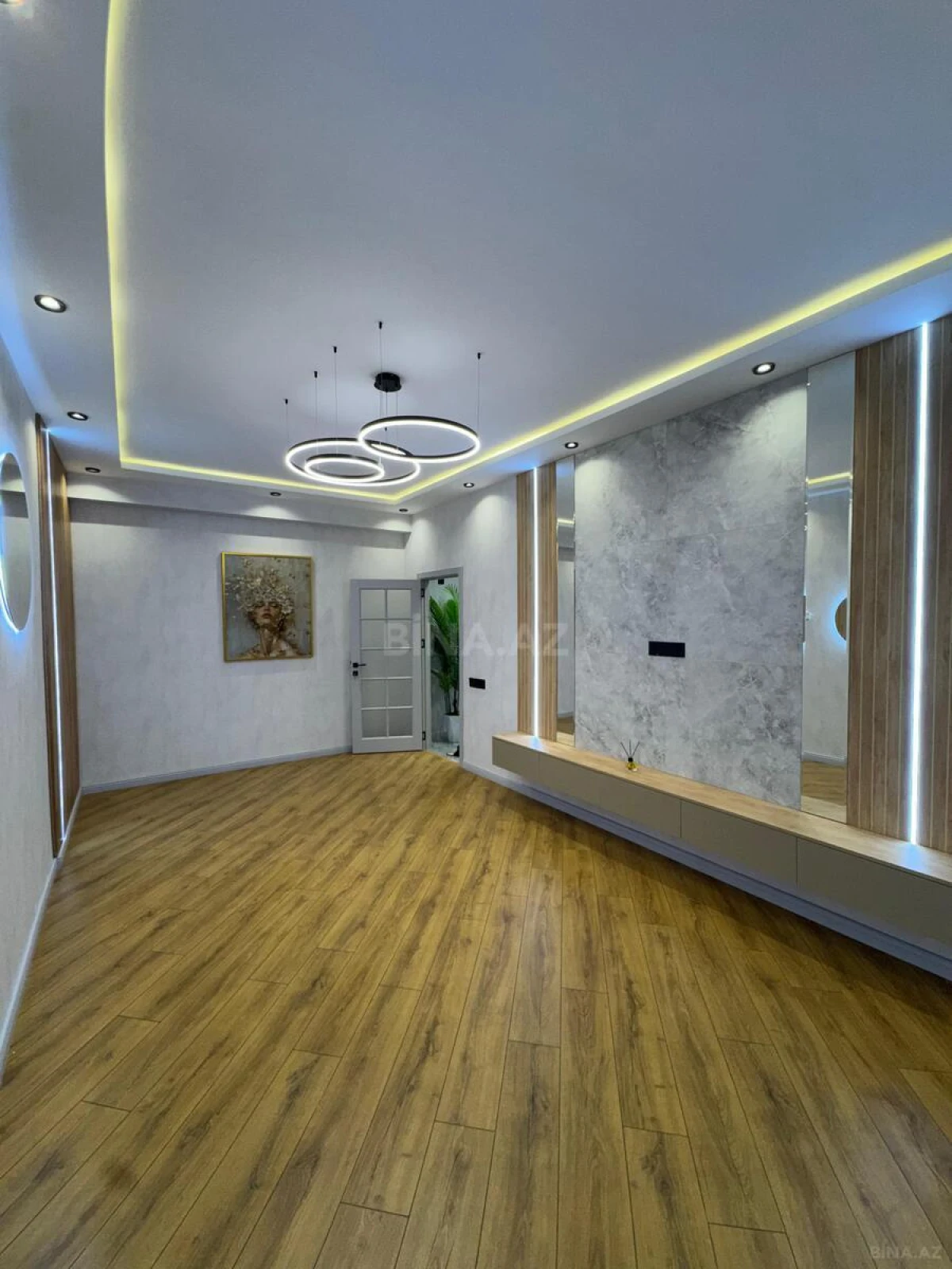 Satılır 2 otaqlı mənzil 82 m²