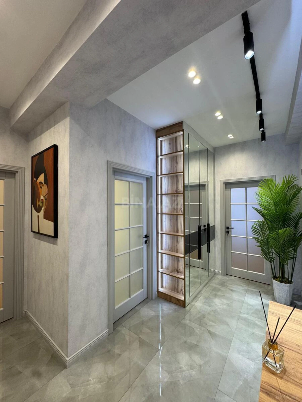 Satılır 2 otaqlı mənzil 82 m²