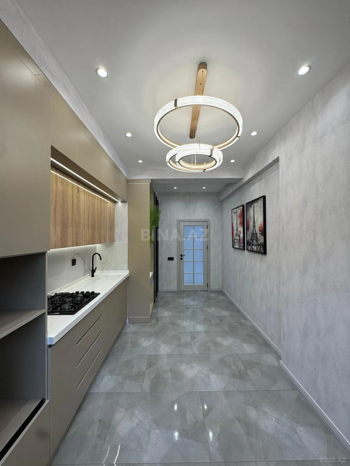 Satılır 2 otaqlı mənzil 82 m²