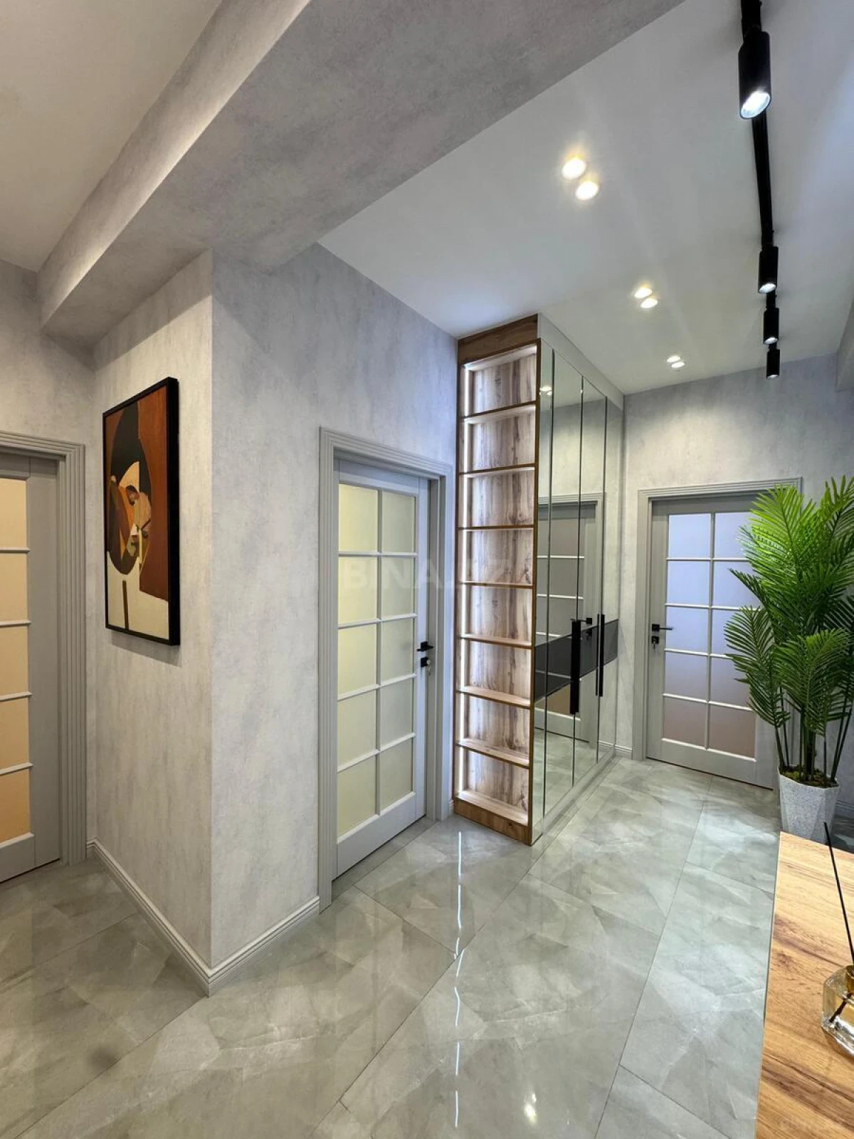 Satılır 2 otaqlı mənzil 82 m²