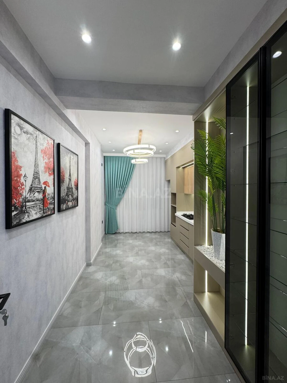 Satılır 2 otaqlı mənzil 82 m²