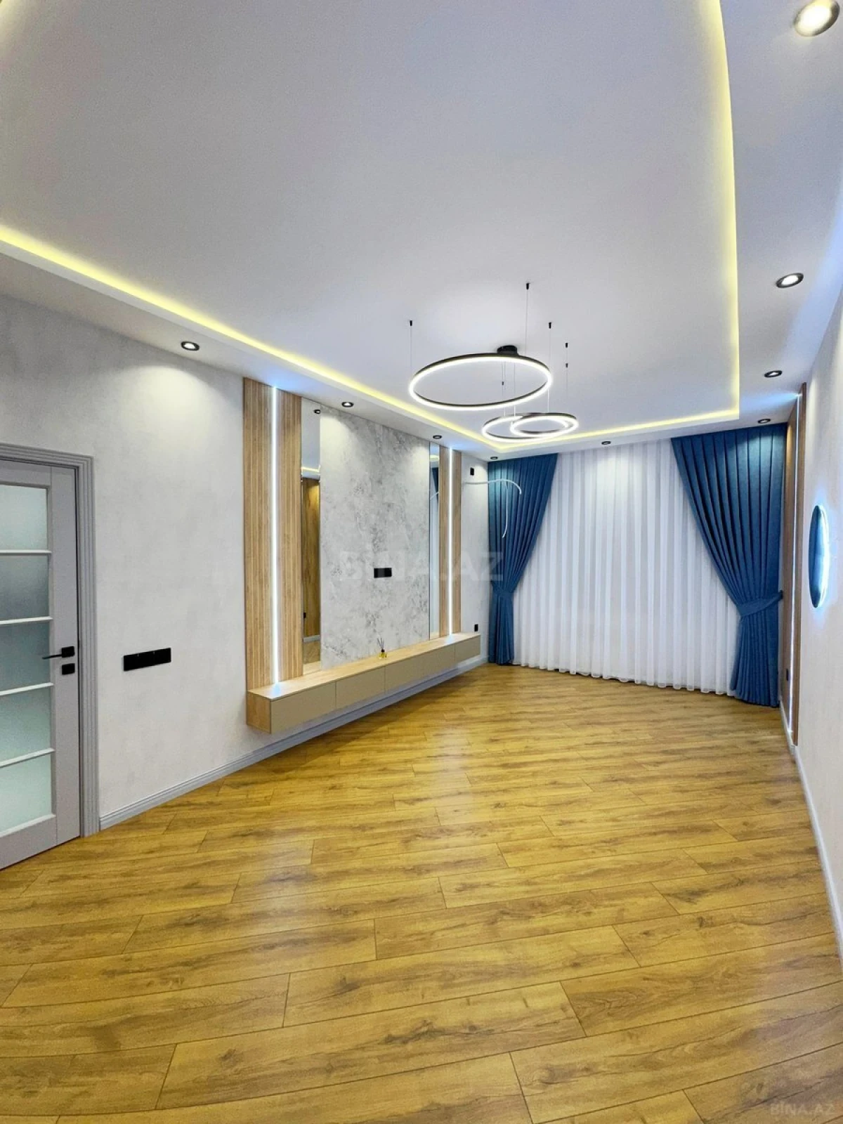 Satılır 2 otaqlı mənzil 82 m²