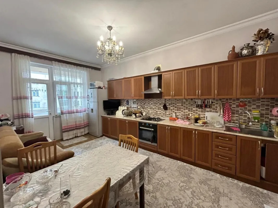 Satılır 2 otaqlı mənzil 95 m²