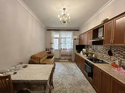 Satılır 2 otaqlı mənzil 95 m²