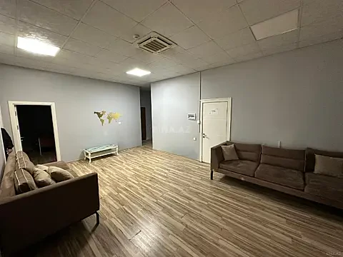 Kirayə verilir 4 otaqlı ofis 200 m²