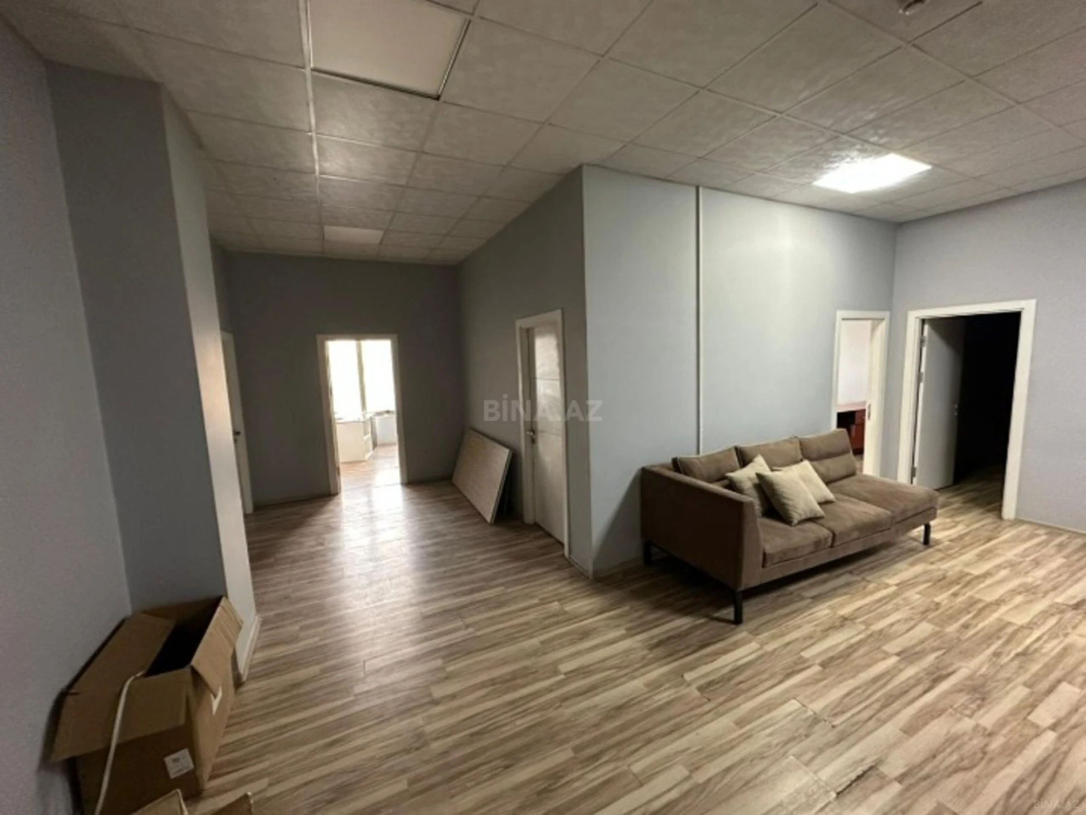 Kirayə verilir 4 otaqlı ofis 200 m²