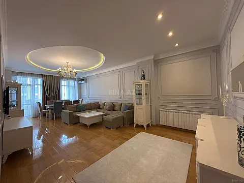Satılır 3 otaqlı mənzil 175 m²