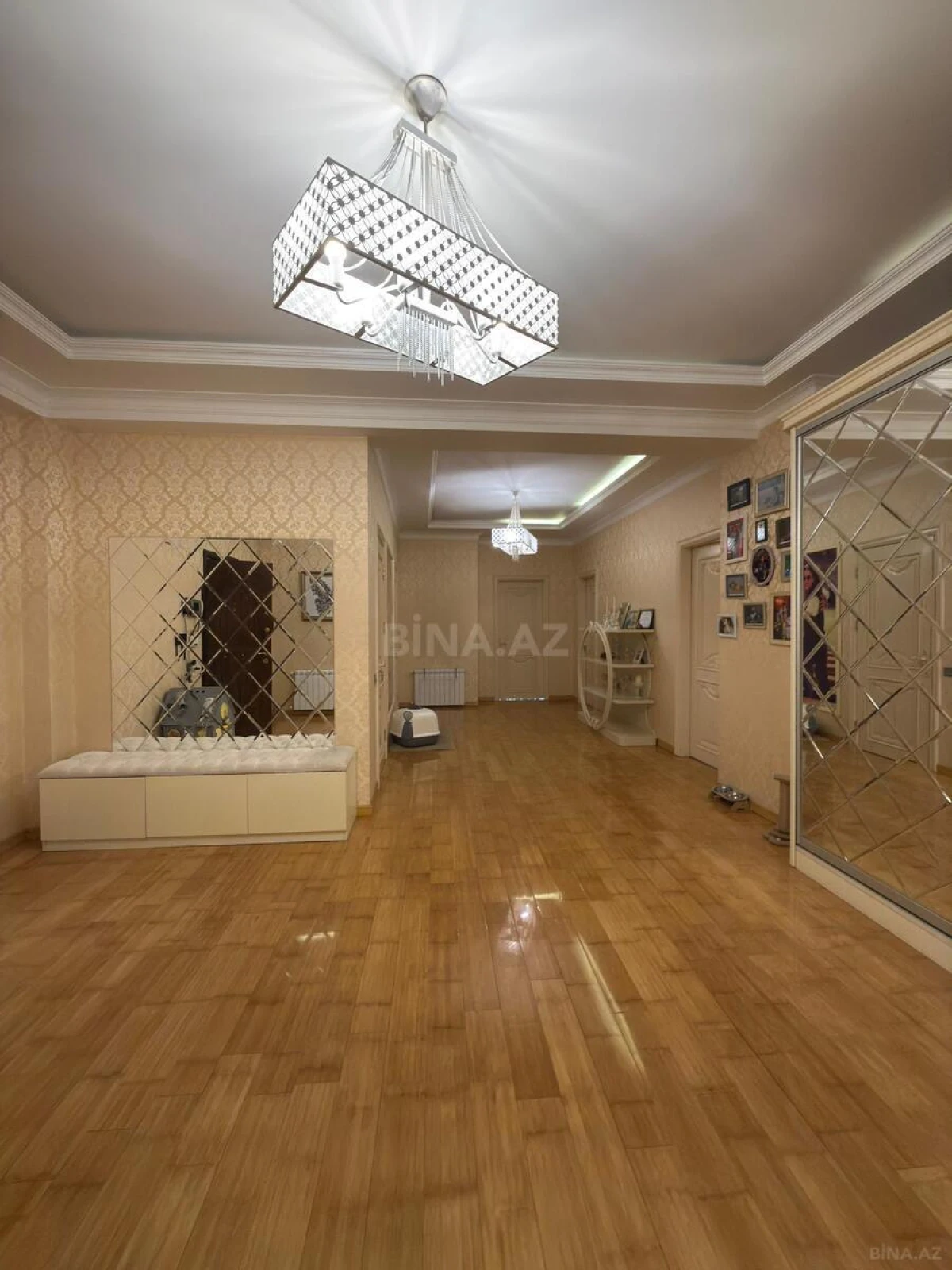 Satılır 3 otaqlı mənzil 175 m²