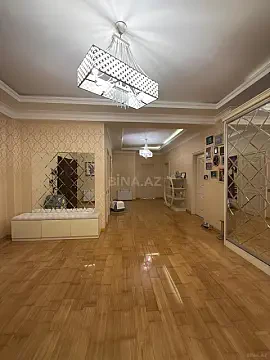 Satılır 3 otaqlı mənzil 175 m²