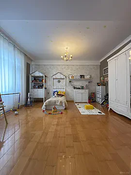 Satılır 3 otaqlı mənzil 175 m²