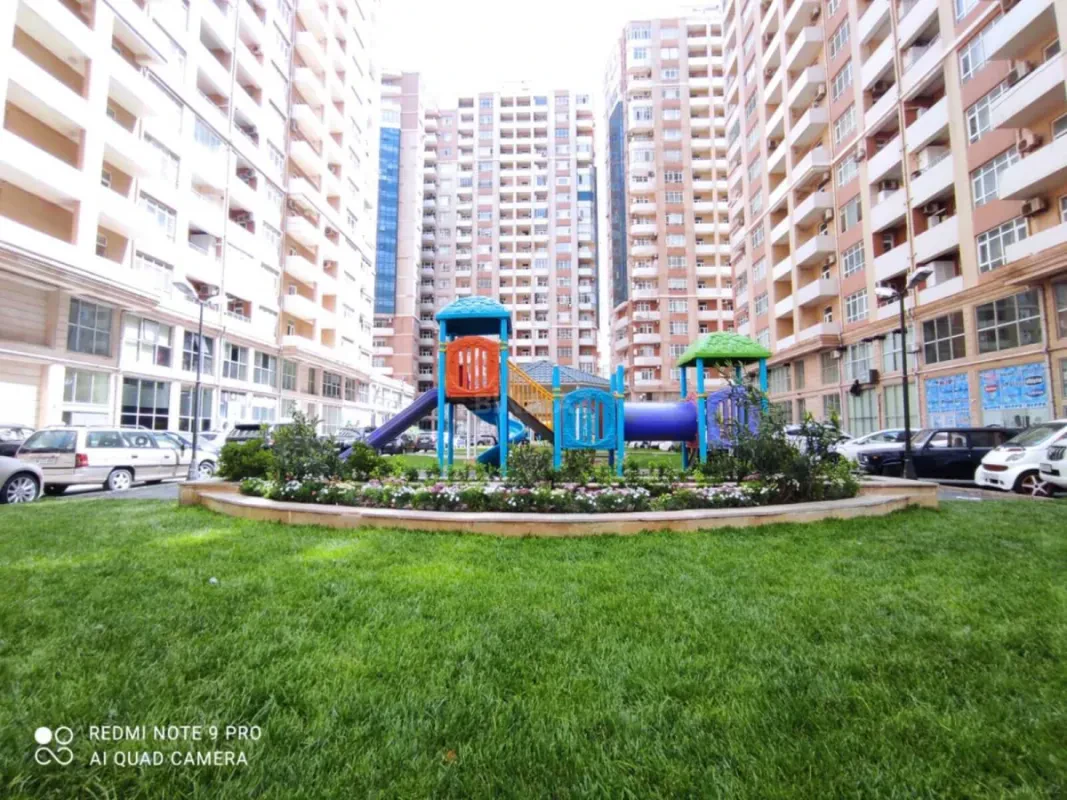 Satılır 3 otaqlı mənzil 126 m²