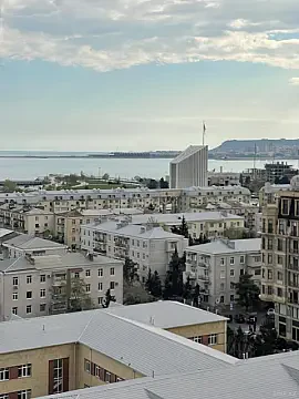 Satılır 3 otaqlı mənzil 126 m²