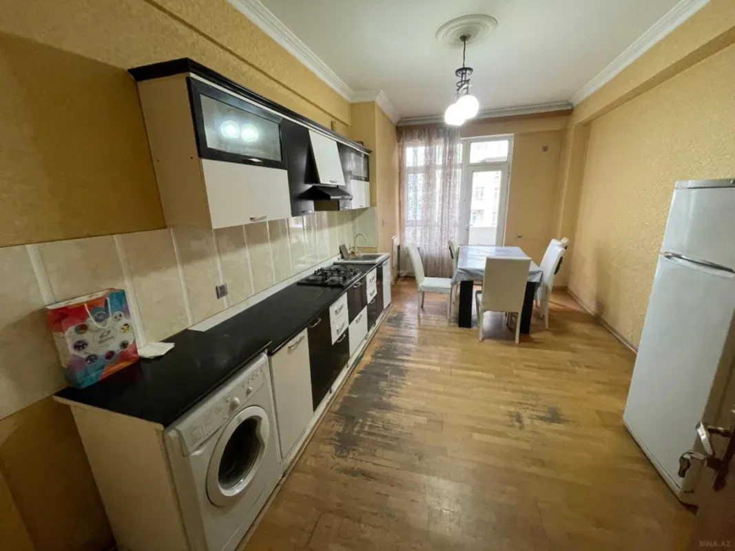 Satılır 3 otaqlı mənzil 126 m²