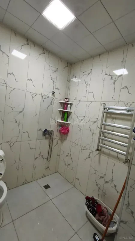Satılır 4 otaqlı mənzil 130 m²